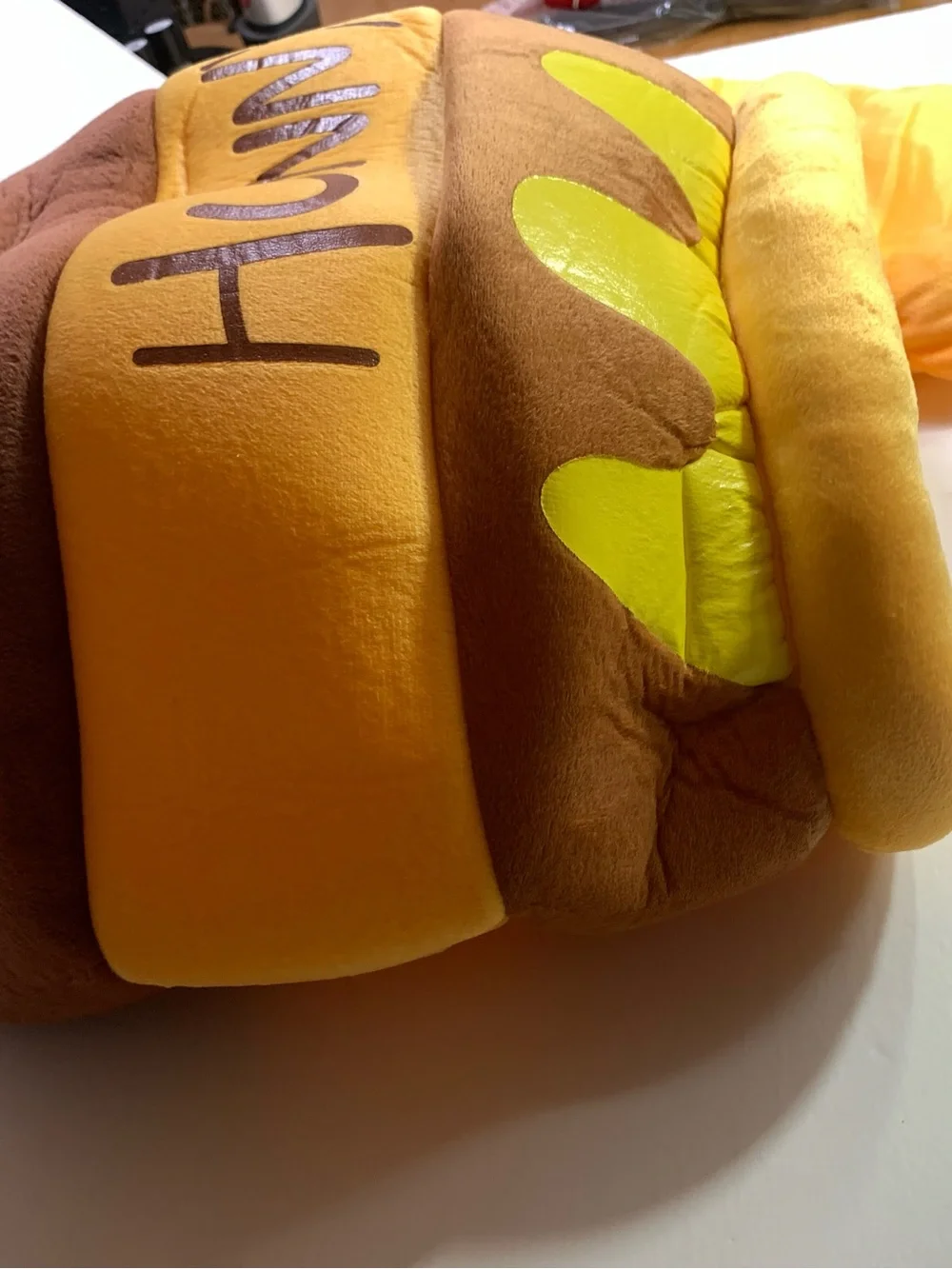 HUNNY Honey Pot Plush Cat Nest Bed - NWOT